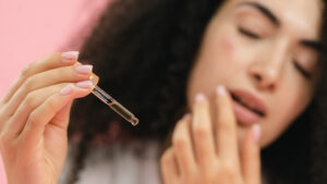 CBD kozmetika, odnosno kanabidiol ima brojne benefite za kožu